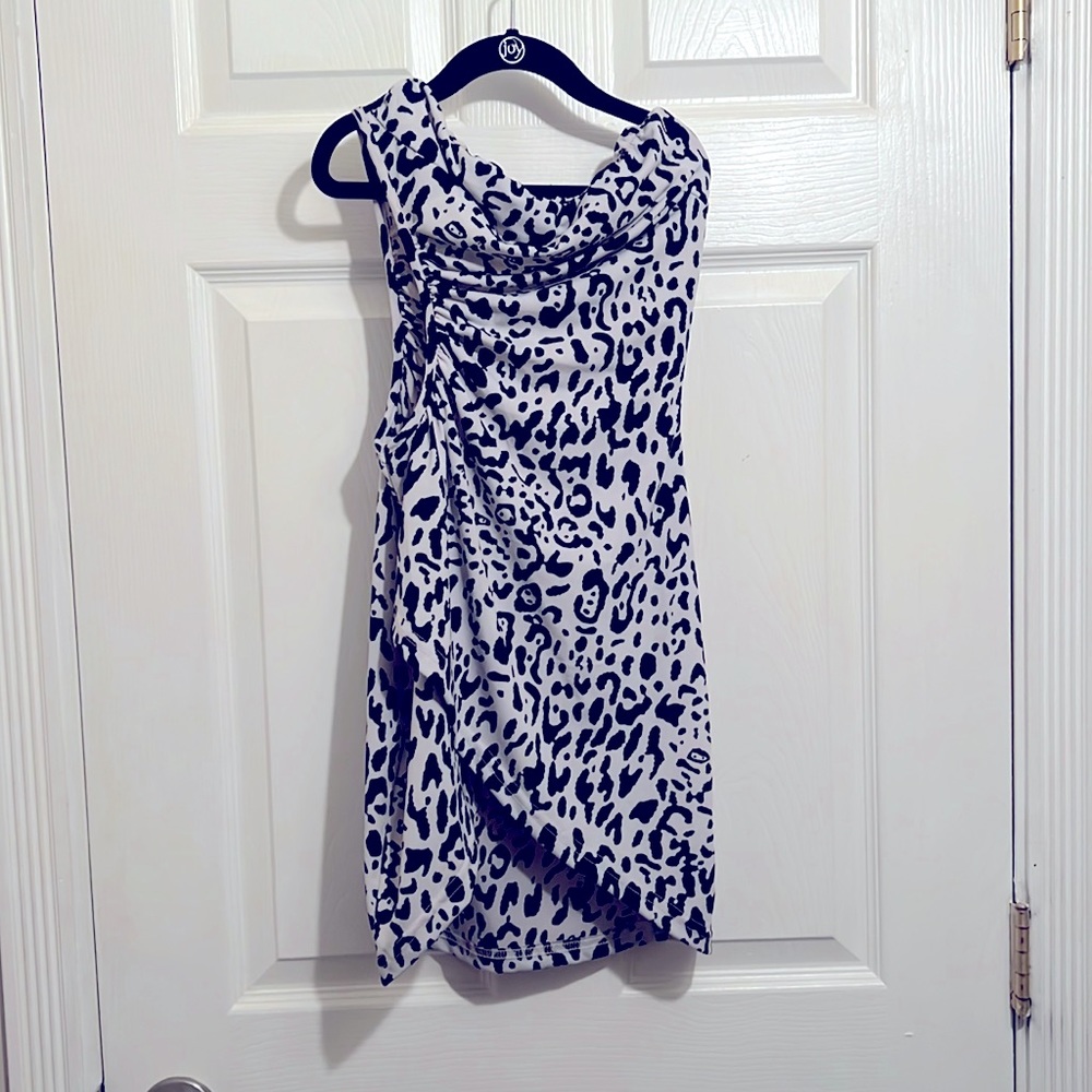 One shoulder top